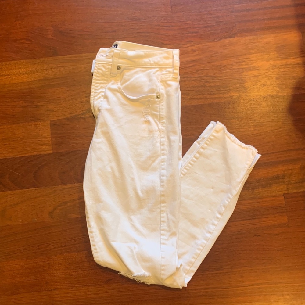 women’s white jeans
